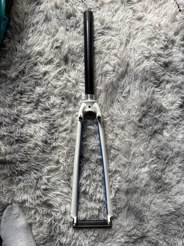 Halfords alloy 700c road - 13,
