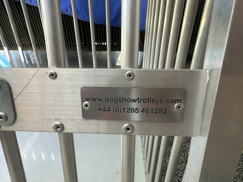 Dog car crate lockable 90cm - car, lockable.