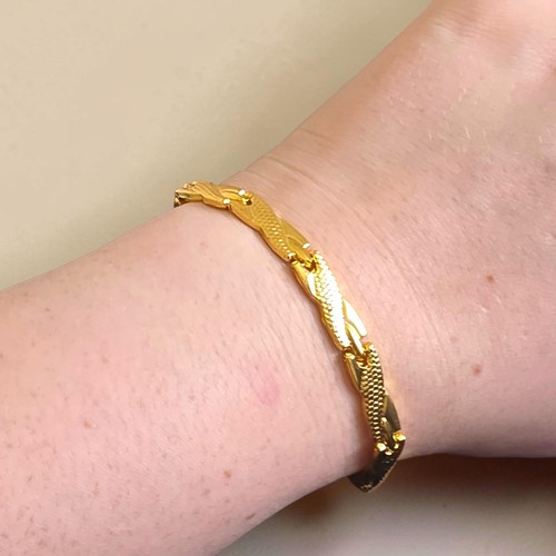 Gold tone link - tone, magnetic