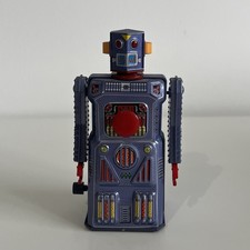 Wind Up Mechanical Tin Target Robot Vintage Toy