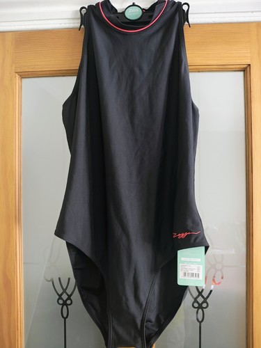 Zoggs size high neck - 18,