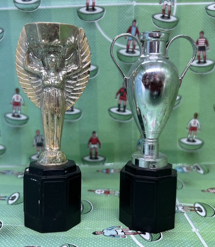 Subbuteo trophies set - c118, &