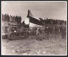 ORIGINAL BEKEN PHOTOGRAPH OF BROOK LIFEBOAT (1933) ISLE OF WIGHT