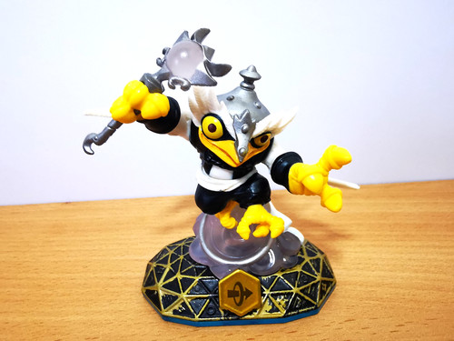Enchanted hoot loop skylanders - loop,