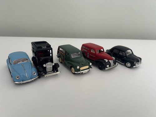 Used bundle diecast model - of,