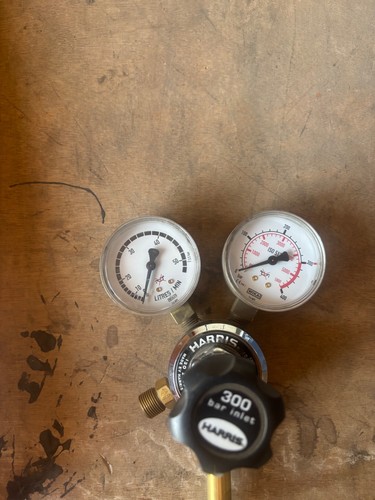 Harris argon regulator - harris, bar