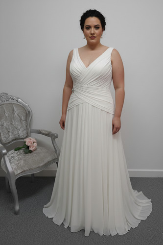 Sonsie veromia ivory neck - ivory, v-neck
