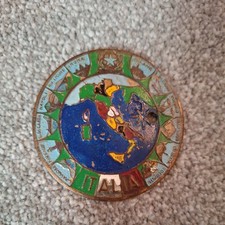 Vintage 1950s Italia grill car badge - auto Alfa Romeo enamel cities map