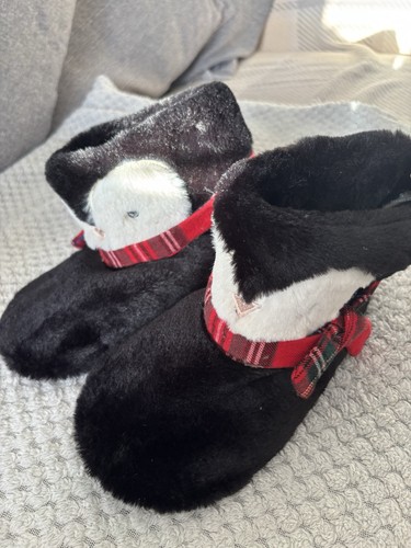 Black boot slippers penguin - slippers,