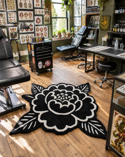 Black floral peony rug - peony,