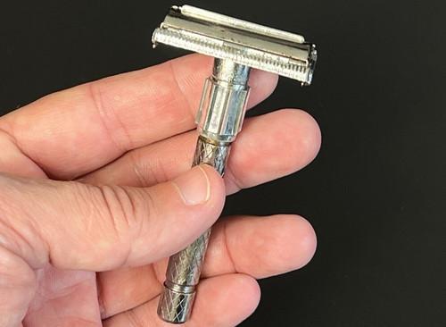 Twist open safety - razor, tto