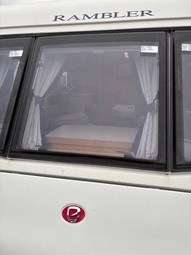 2010 elddis compass caravan - ,