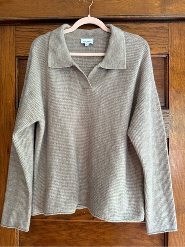 Flat white collared pullover - white,