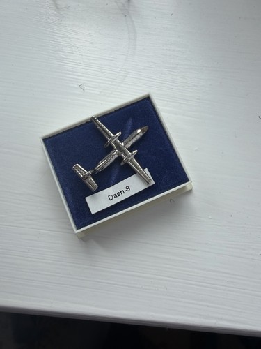 Flybe dash q400 - 8, pin