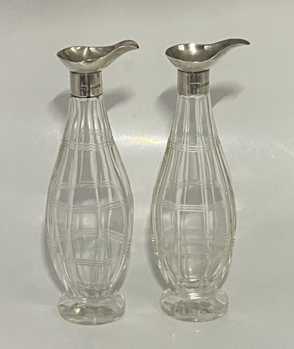 Antique pair 1909 - 1909, cut