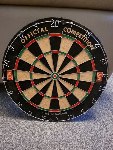 Vintage dartboard made - m.y,