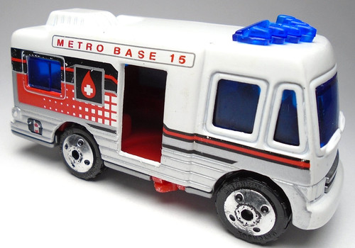2003 matchbox hospital truck - matchbox,