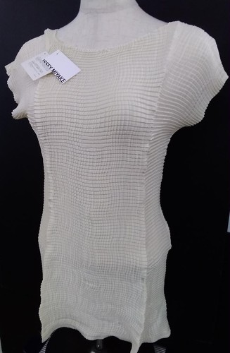 Issey miyake pleated sleeve - issey,
