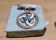VINTAGE SOLID SILVER + ENAMEL GIRL GUIDES BADGE + BAR BOXED HALLMARKED