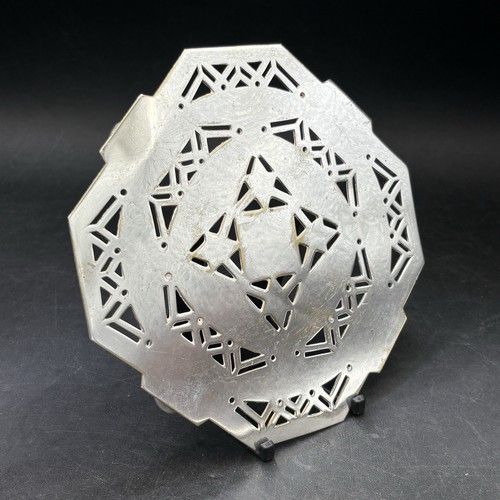 Silver trivet table - table, stand