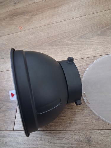 Reflector with 10 - 7", °