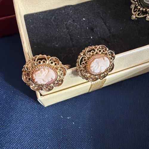 Vintage pink cameo clip - vintage,