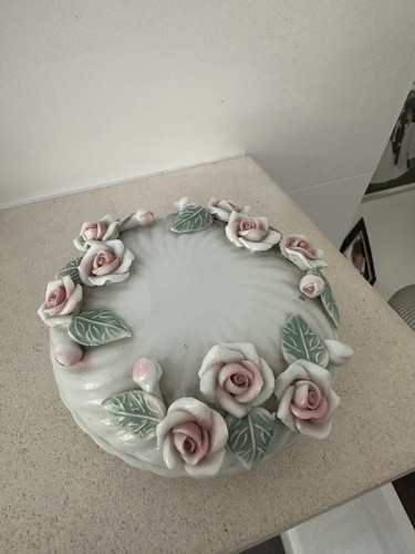 Porcelain decorative white - m&s,