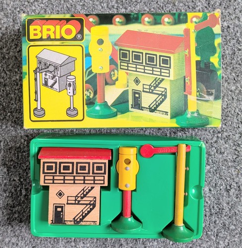 Brio wooden railway signal box - wooden,
