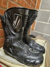 pair of black Frank Thomas