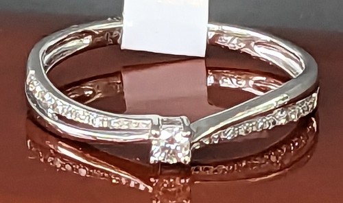 9ct white gold carat - 0.10,