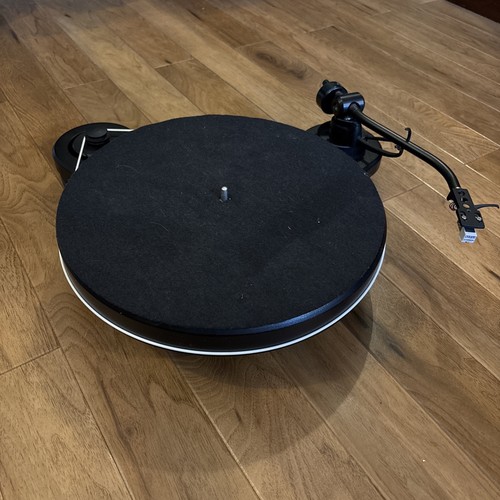 Pro ject rpm turntable - 1,