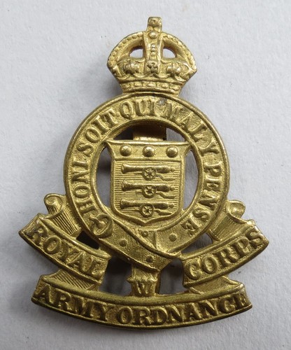 Military brass cap badge royal - military,