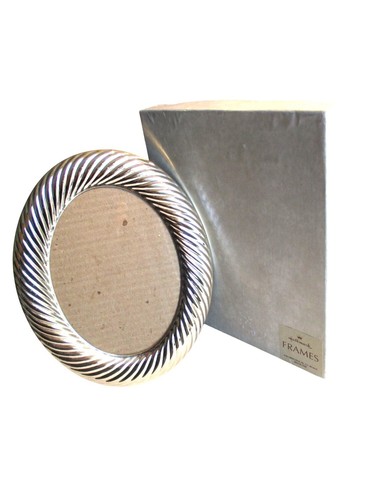 Hallmark oval ribbed - oval, silver