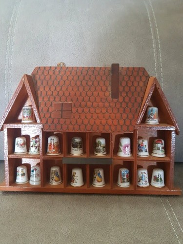 Great collection thimbles - of,