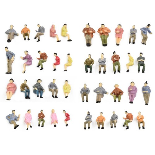 100 gauge figures sitting - 100, ho