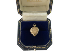1976 Vintage Locket 9ct Gold Heart Shaped Pendant Locket Gold Locket Pendant