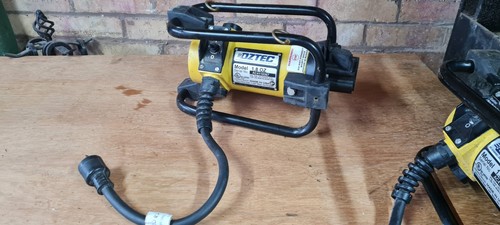 Oztec concrete poker vibrator - concrete,