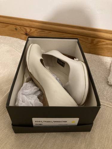 Pair hobbs marilyn - pair, of