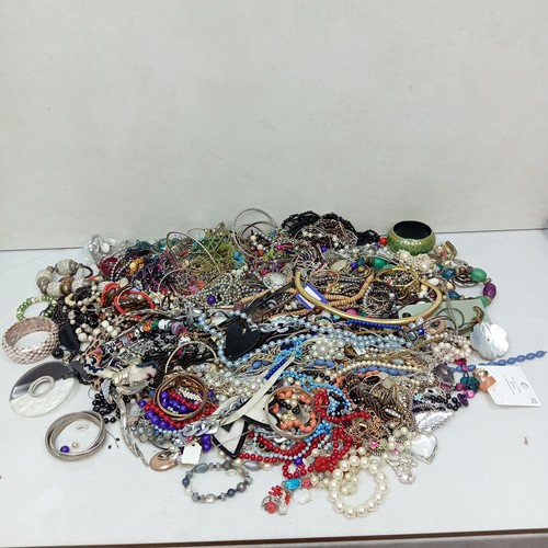 9kg costume jewellery job - jewellery,