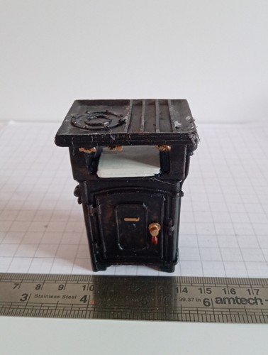 Dolls house miniaturw cast - dolls,