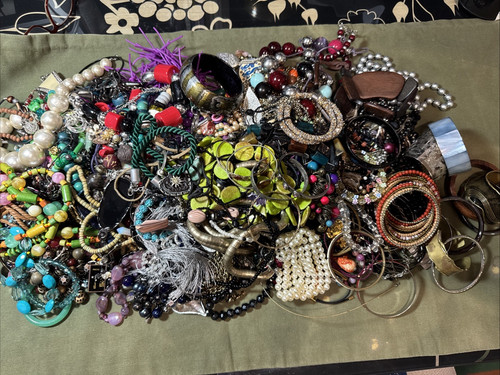 3kg costume jewellery job - costume,