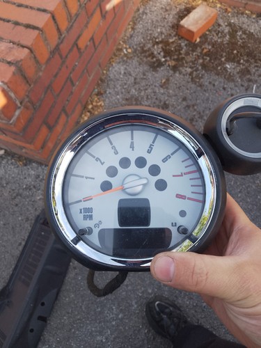 Mini cooper r56 speedo cluster - mini,