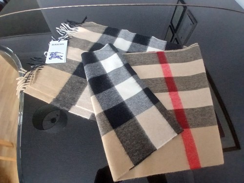 Burberry large half - large, mega
