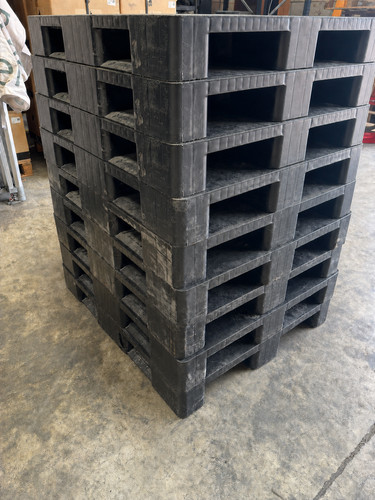 Black plastic standard - x,