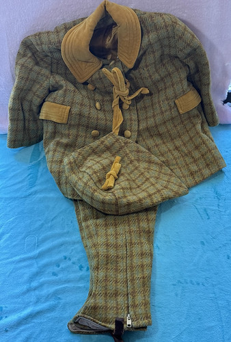 Tweed suit with cap - cap,