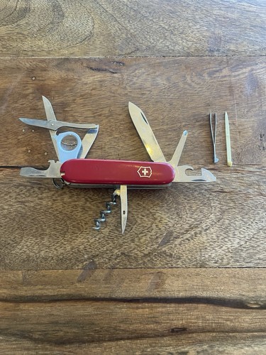 Victorinox swiss army explorer - army,