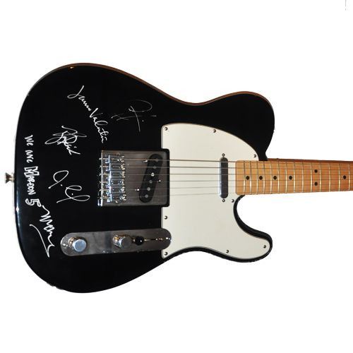 Maroon signed guitar adam - maroon, 5