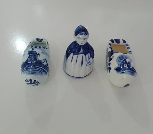 Delft pottery two - clogs, and
