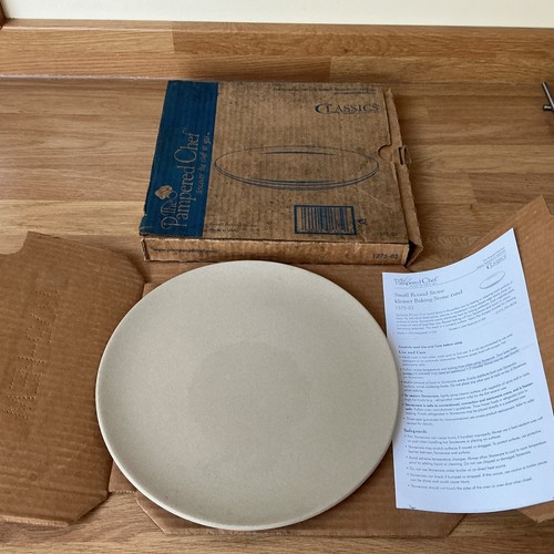 The pampered chef small - pampered, round