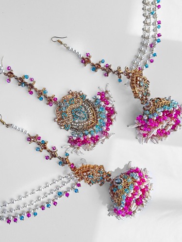 Jhumkay with sahara tikka set - tikka,